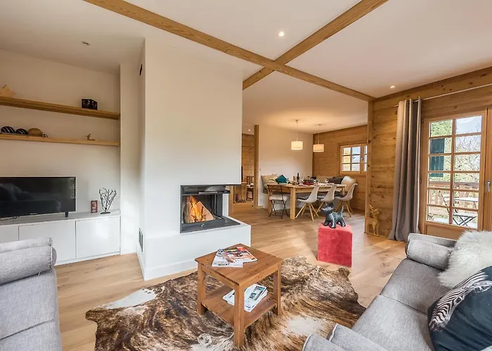 St Jorioz Chalet: Lakeside Retreat with Cycling Path Access
