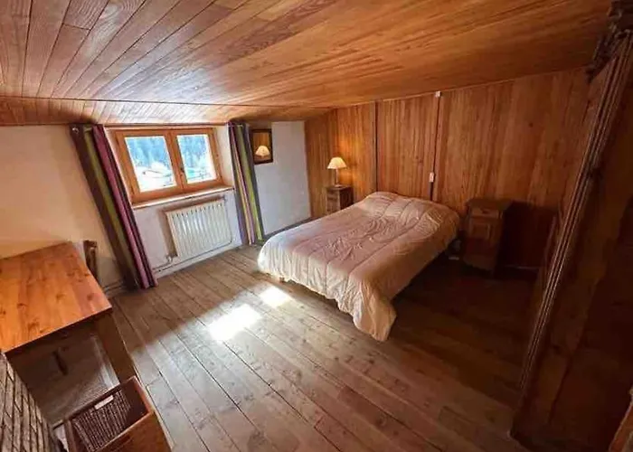 Chalet Familial De Village En Savoie