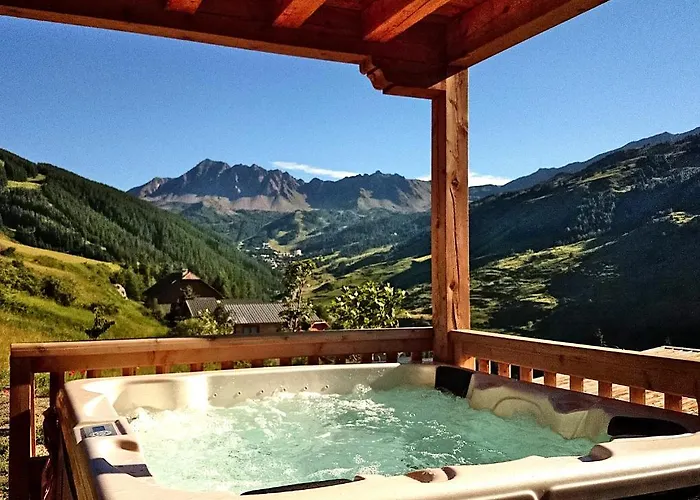 Charming Chalet W/ Mountain & Slope Views, Jacuzzi