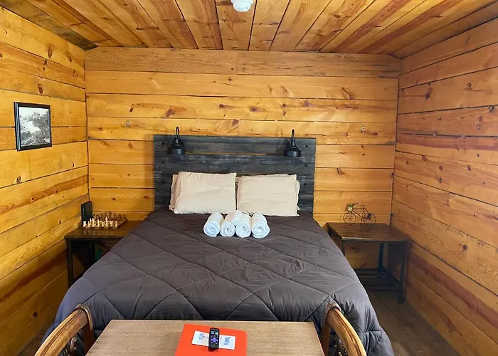 Canal Cabins