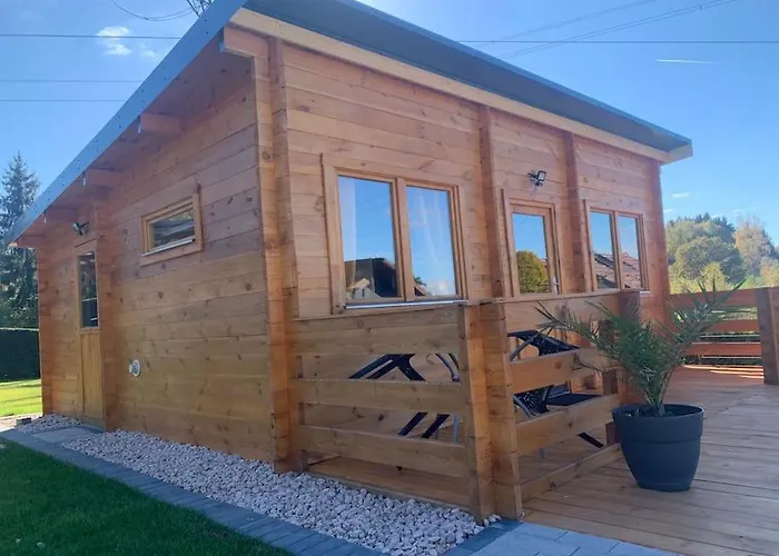 Chalet 2 personnes avec jacuzzi privatif et piscine saisonnière partagée