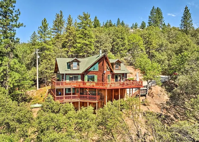 Stunning Log Cabin With Great Views, Firepit, Deck Near Twain Hart