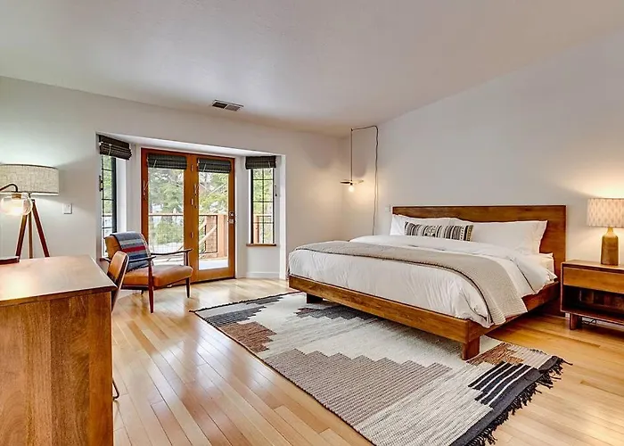 Private Ski, Lake & Golf Chalet! Walk To Lake