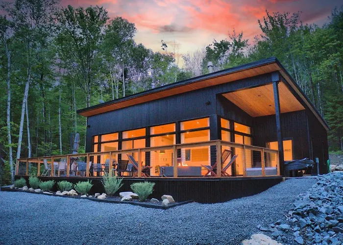 Kallm Mont-Tremblant Luxury Chalet With Sauna, Hot Tub, Private Beach & Pond On 8Acre Estate