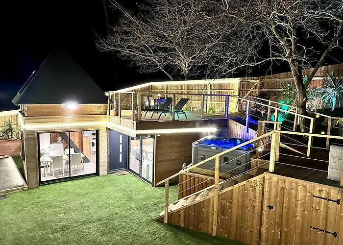 Chalet et Jaccuzy sur la plage