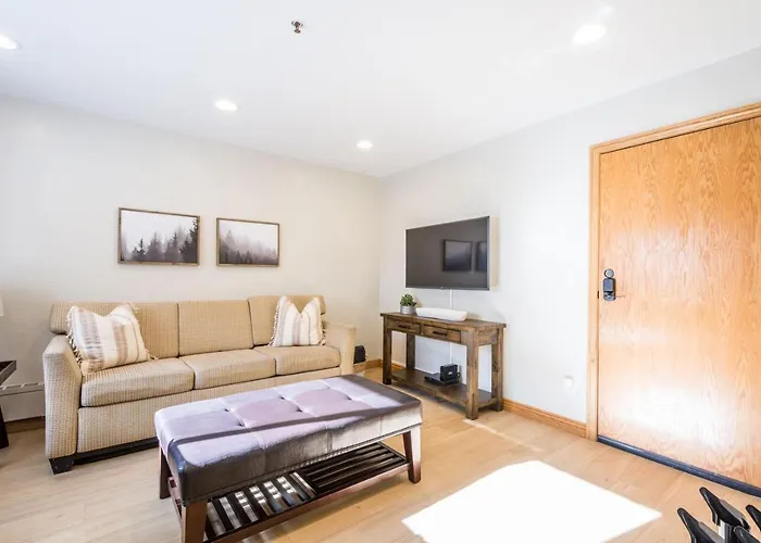 Powder Hound 1 Bedroom Brighton Chalet