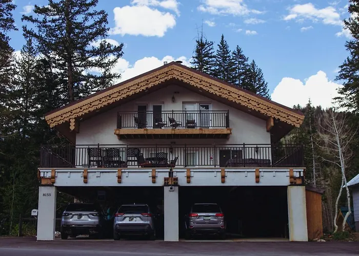 Powder Hound 1 Bedroom Brighton Chalet
