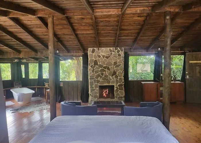 Cozy Cabin With Fireplace