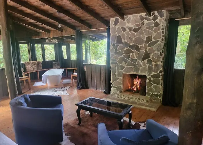 Cozy Cabin With Fireplace