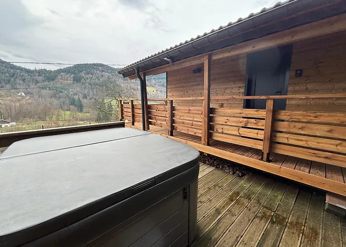 Chalet du Faubourg&Jacuzzi, proximité Gerardmer&La Bresse