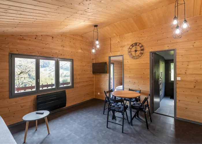 Chalet du Faubourg&Jacuzzi, proximité Gerardmer&La Bresse
