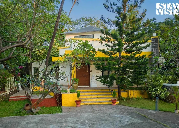 Eden'S Estate By Stayvista - Featuring Cozy Rooms With A Private Pool, And Modern Interiors For A Delightful Stay