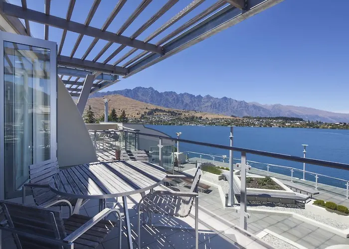 Hotels with a view Luxury Lake Suites