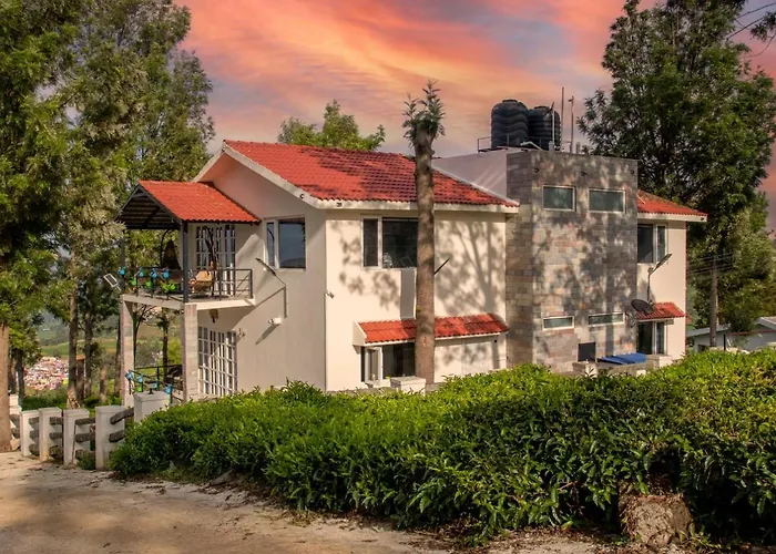 Stayvista At Villa Misty Oaks With Breakfast