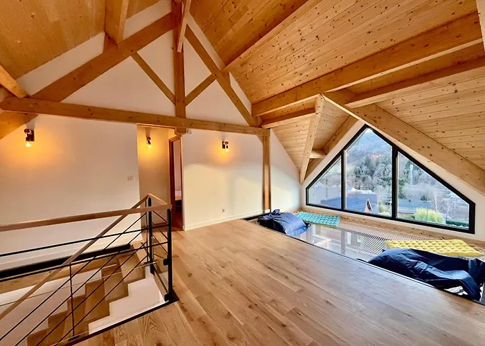 Chalet 5 Pieces Avec Terrasse Et Garage Au Mont-Dore