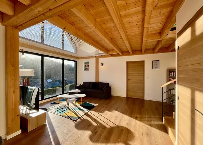 Chalet 5 Pieces Avec Terrasse Et Garage Au Mont-Dore