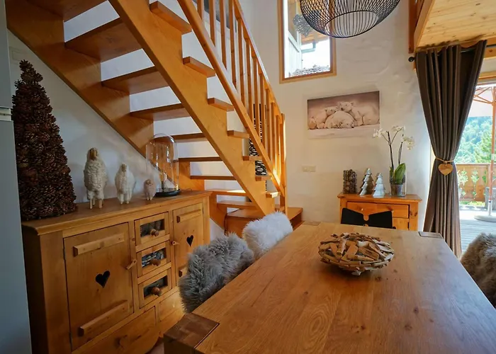 Chalet Cosy Avec Mezzanine, Poele A Bois, Wifi Et Parking - Meribel