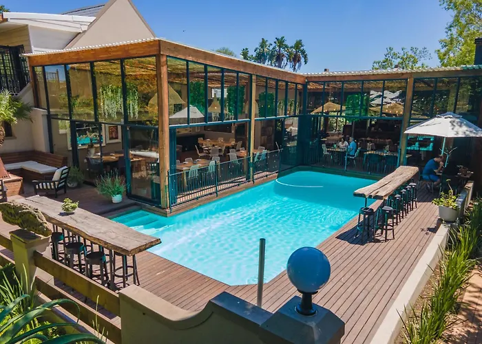 Hotel with pool: Val De Vine