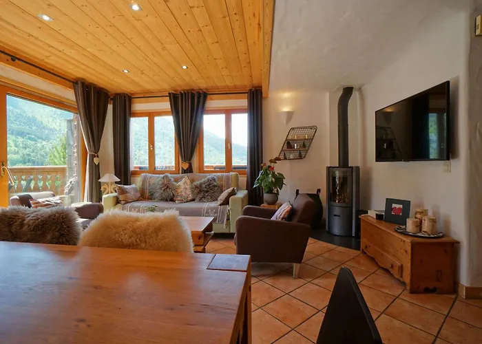 Chalet Cosy Avec Mezzanine, Poele A Bois, Wifi Et Parking - Meribel