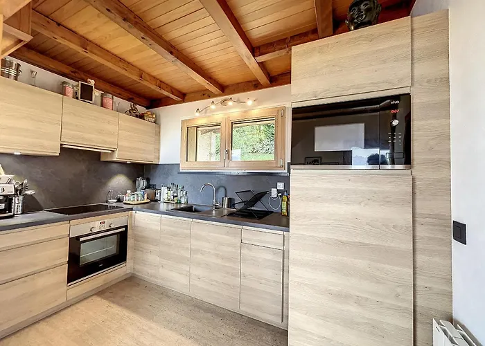 Chalet 8 Couchages A Combloux, Hiver A La Saison, Ete A La Semaine - Fr-1-560-32