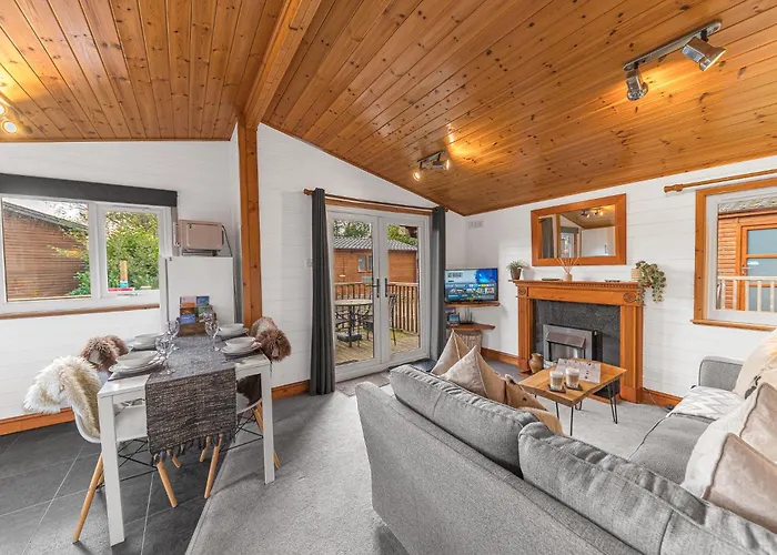 Bowness 45 - 2 Bedroom Lake Windermere Lodge