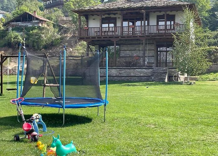 Leshten Guest Homes