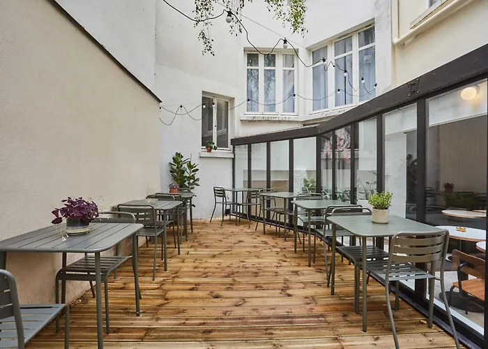Hotel with Tennis: Hotel Beauquartier Montmartre