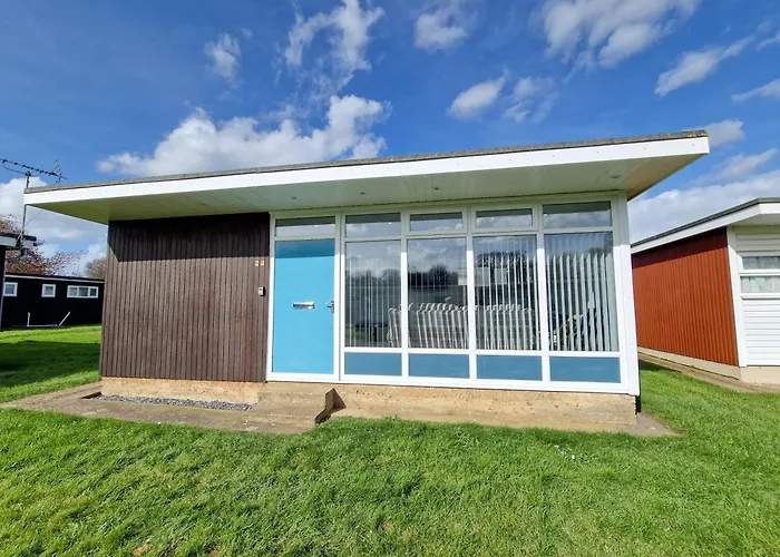 67 Broadside Holiday Chalet Near Broads & Beaches