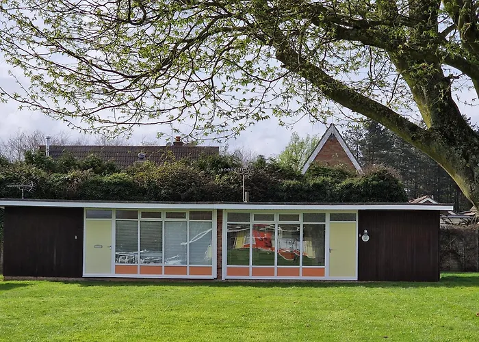 169 Broadside Holiday Chalet Near Broads & Beaches