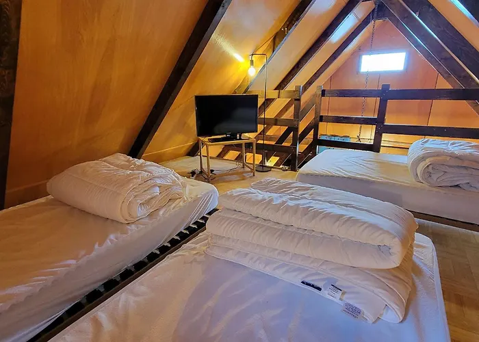 Chalet 5 personnes, proche ski et rando, balcon sud, TV, lave-linge - FR-1-393-165