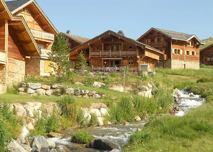 Madame Vacances Les Chalets De L'Altiport