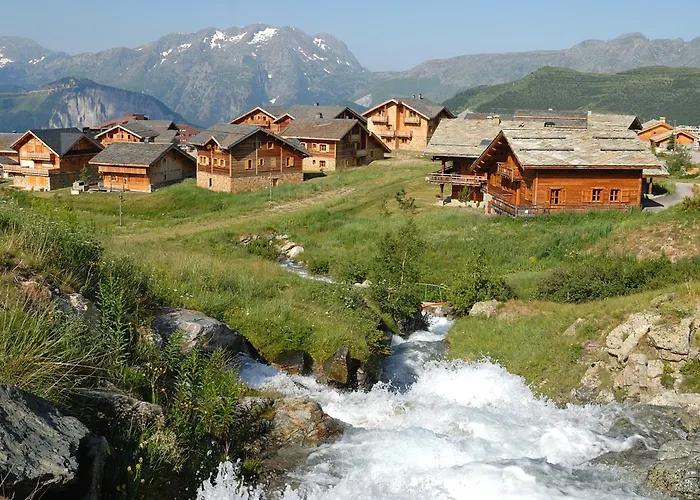 Madame Vacances Les Chalets de l'Altiport