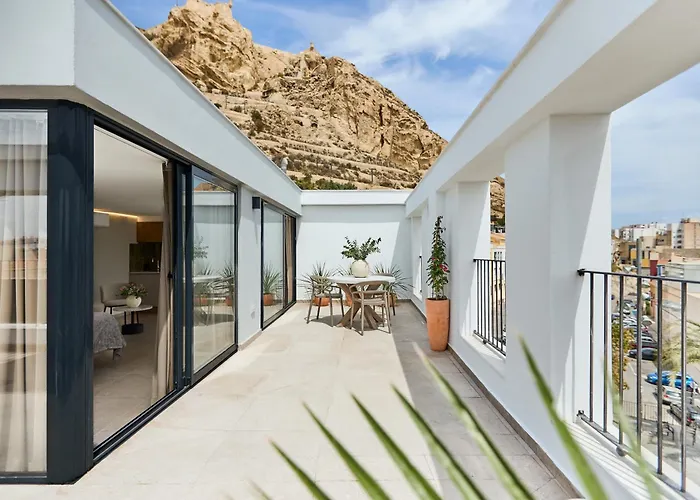 El Pont Alicante Apartments