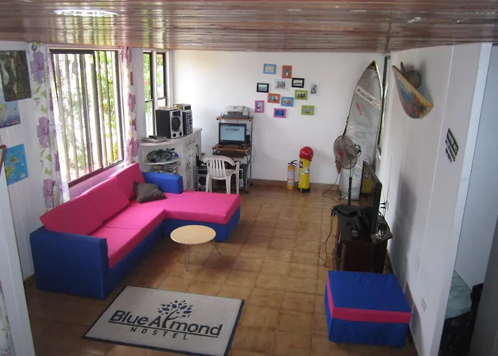 Beach hotel: Blue Almond Hostel - San Andres