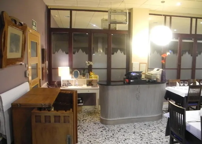 Hostal Fonda Montserrat