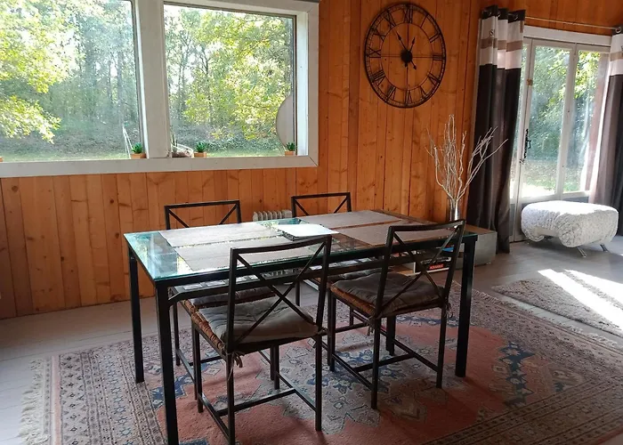 Chalet en forêt, brame du cerf