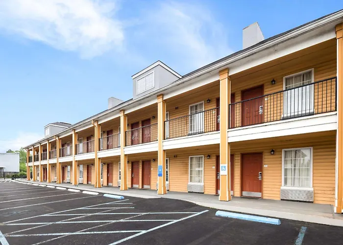 Cheap hotels Quality Decatur River City