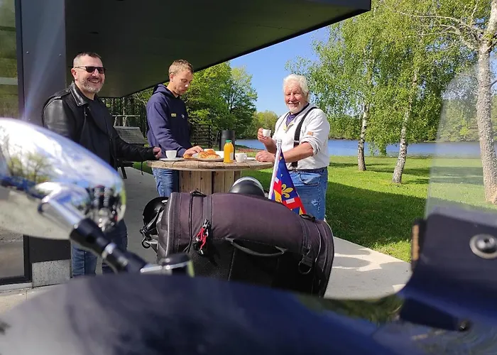 LACUSTRA cabanes accessibles en canoë et chalets tout confort