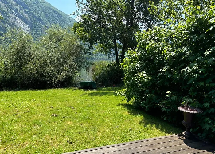Chalet Les Pieds Dans L'Eau Lac Aiguebelette