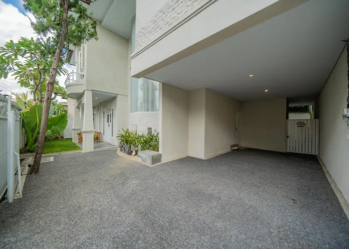 Dog friendly hotels Deja Blu