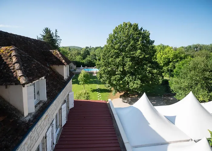 Logis Hôtels - Hôtel Restaurant Domaine Les Falaises