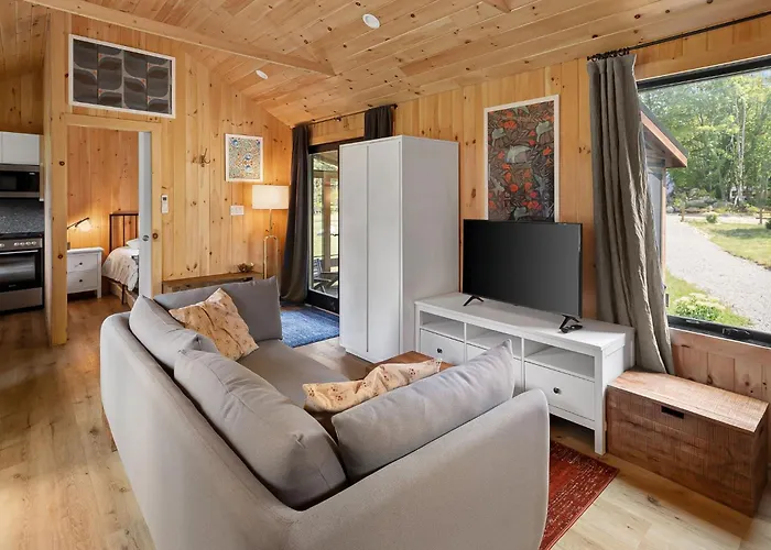 Vermont Scandinavian Chalet B