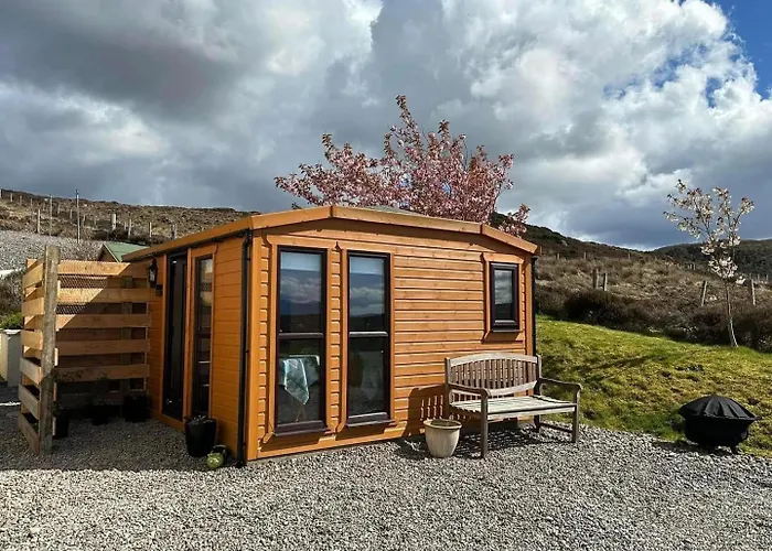 Duirinish Pods With Private Hot Tubs And Duirinish Bothy With No Hot Tub