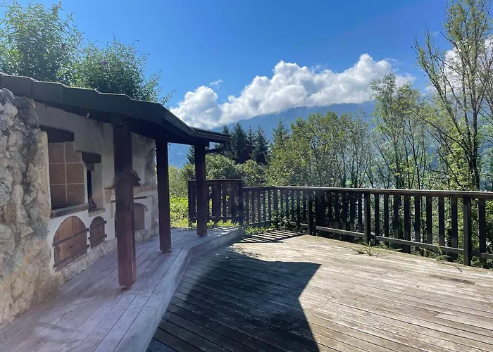 Chalet Savoyard avec Jardin, Poêle à Bois et WIFI - FR-1-624-11