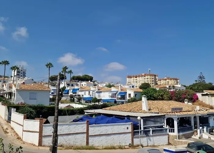Ardhraubu Villa, Terra Cotta & Very Close To Sea