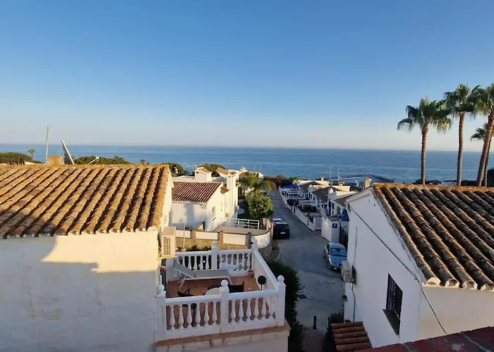 Ardhraubu Villa, Terra Cotta & Very Close To Sea