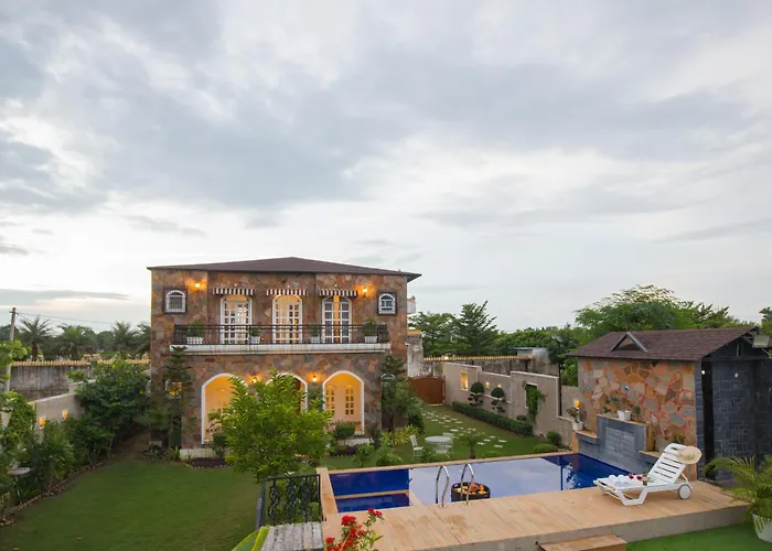 Elivaas 3 Bhk With Pvt Pool & Lush Garden - Oakwood