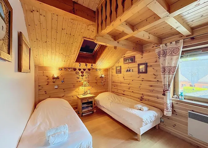 Chalet rénové avec cheminée et terrasse, proche télécabine - FR-1-688-96