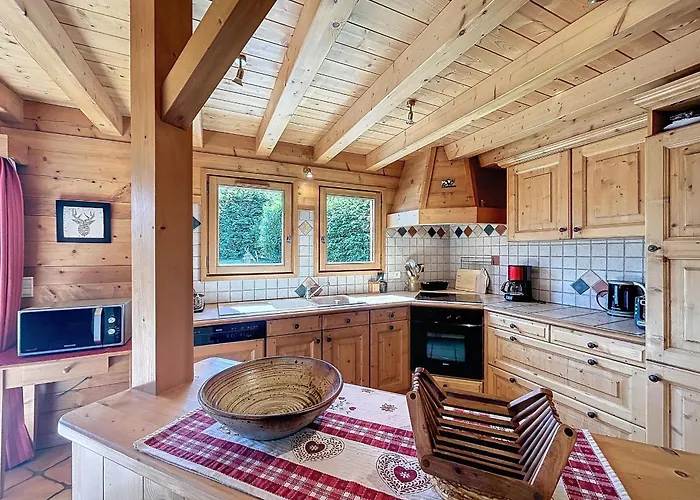 Chalet Individuel Avec Garage, Terrasse, Buanderie Et Cuisine Equipee