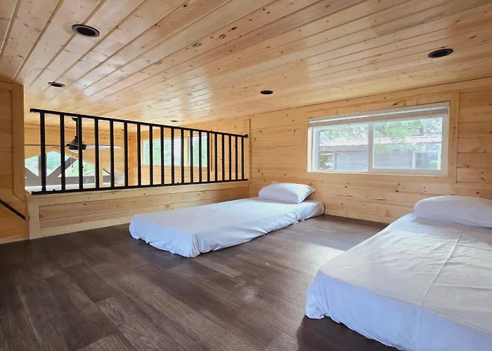 Cozy Cabin With Mountain View 3A